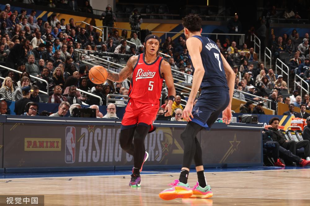 的防守型中 的防守型中